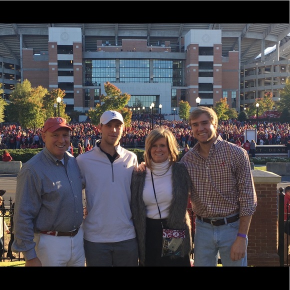 Welcome to my closet!!! - Picture 3 of 8